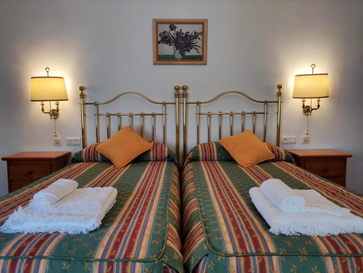 Entretorres. Casa-Duplex En Centro Historico. Apartment Кармона Екстериор снимка