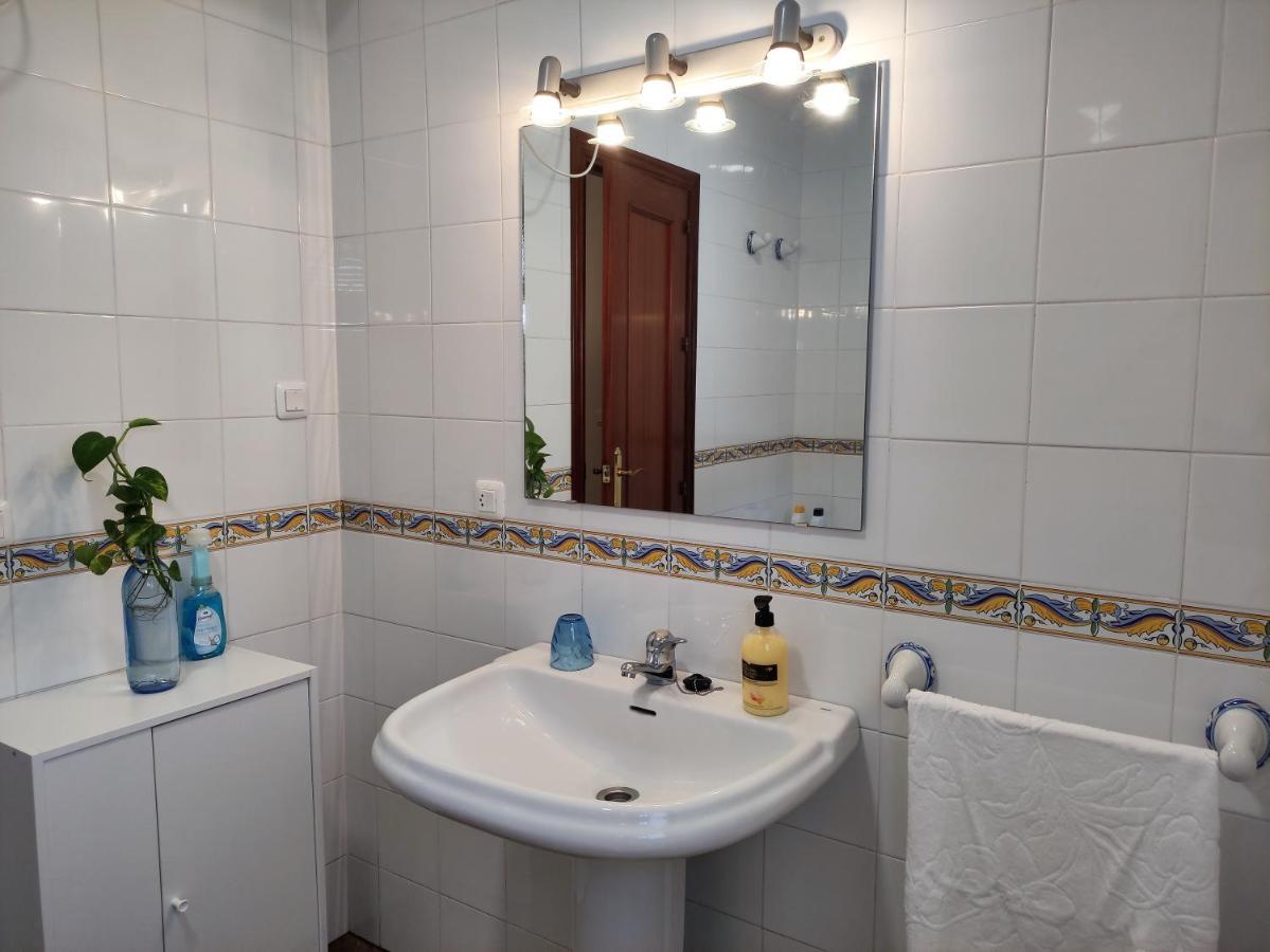 Entretorres. Casa-Duplex En Centro Historico. Apartment Кармона Екстериор снимка