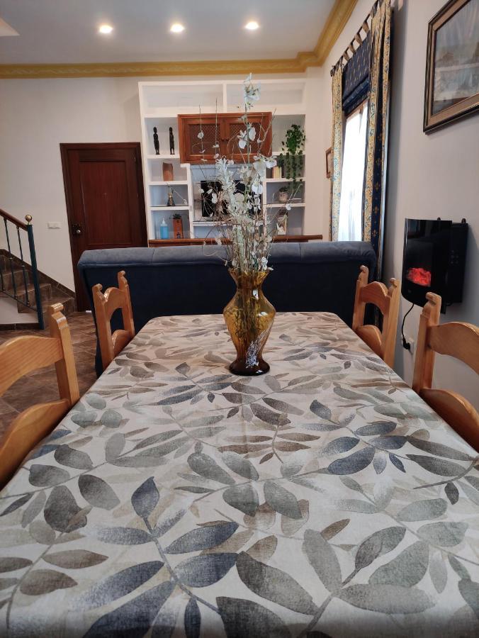 Entretorres. Casa-Duplex En Centro Historico. Apartment Кармона Екстериор снимка